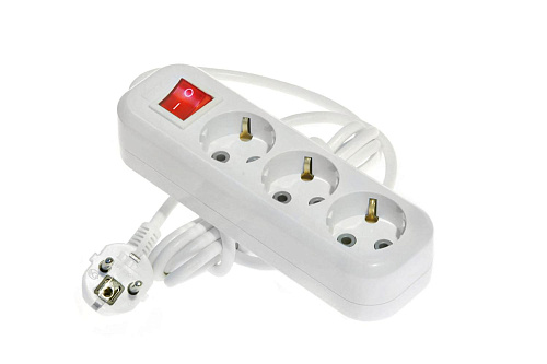 Удлинитель сетевой LUX У3-ЕВК-03 с выключателем трехместный 250В 16А 3м c заземлением черный