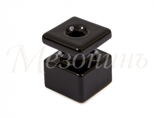 Изолятор фарфоровый квадратный для монтажа витой электропроводки, размеры: 20х20х25мм, цвет - черный , ТМ "МезонинЪ" (30шт/уп). GE80025-05