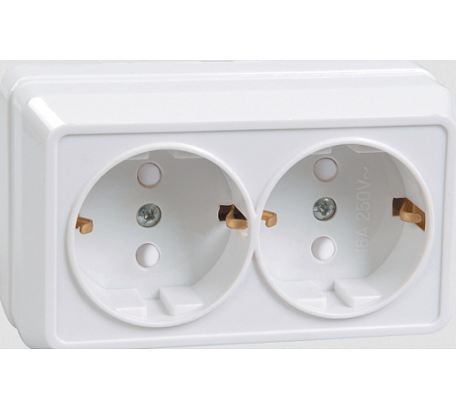 Розетка IEK ОКТАВА РС22-3-ОБ двойная наружная с заземлением белая
