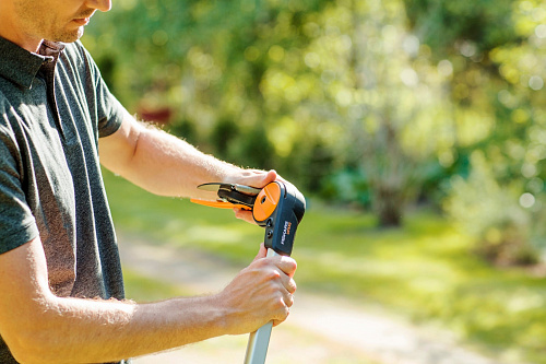 Сучкорез-высоторез FISKARS 1650мм с телескопической ручкой PowerGear UPX82