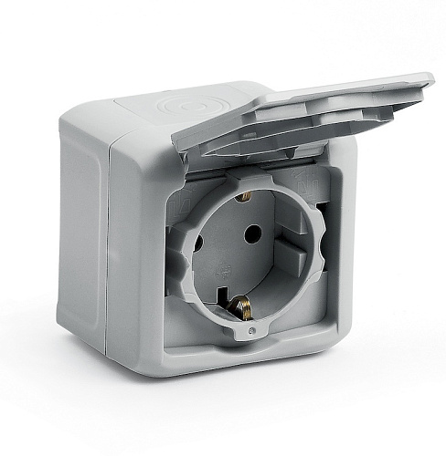 Розетка Legrand одинарная открытая установка с заземлением со шторками с крышкой серая