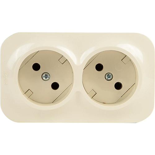 Розетка Legrand двойная открытая установка с заземлением крем